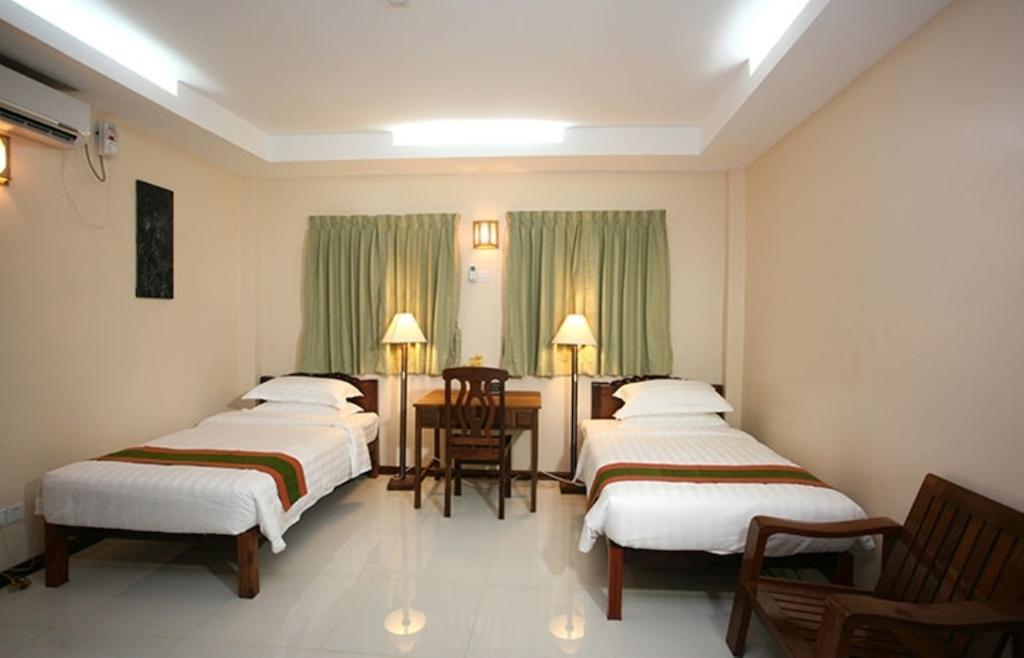 Hotel June Business Bed Breakfast Yangon Cameră foto