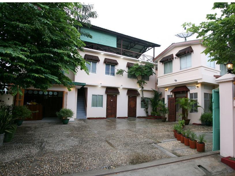 Hotel June Business Bed Breakfast Yangon Exterior foto