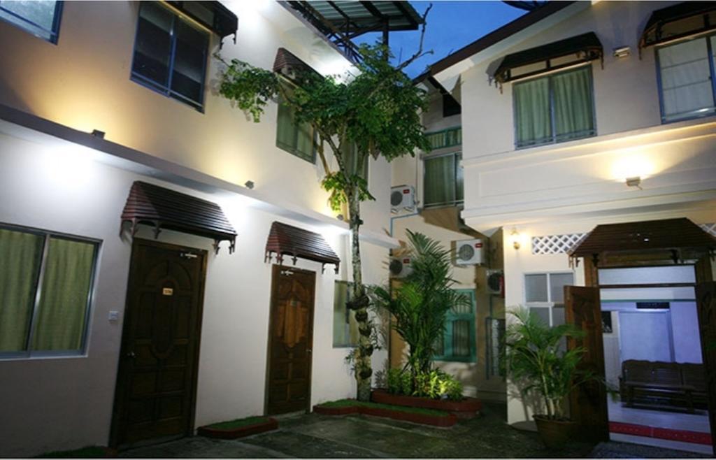 Hotel June Business Bed Breakfast Yangon Exterior foto
